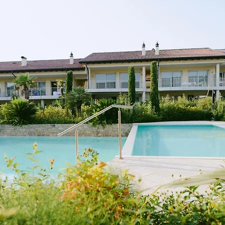 Blue Laguna Apartman *